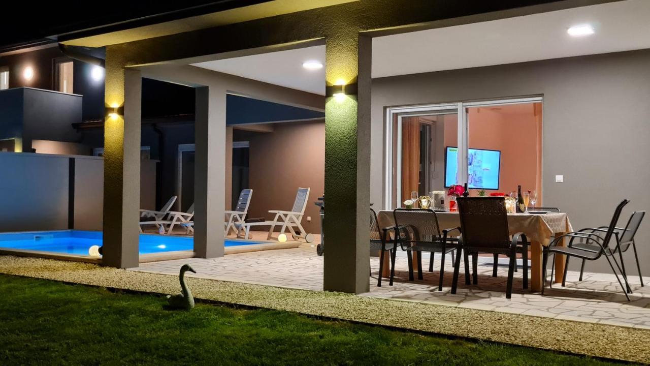 Villa Robert Kaštelir Exterior foto