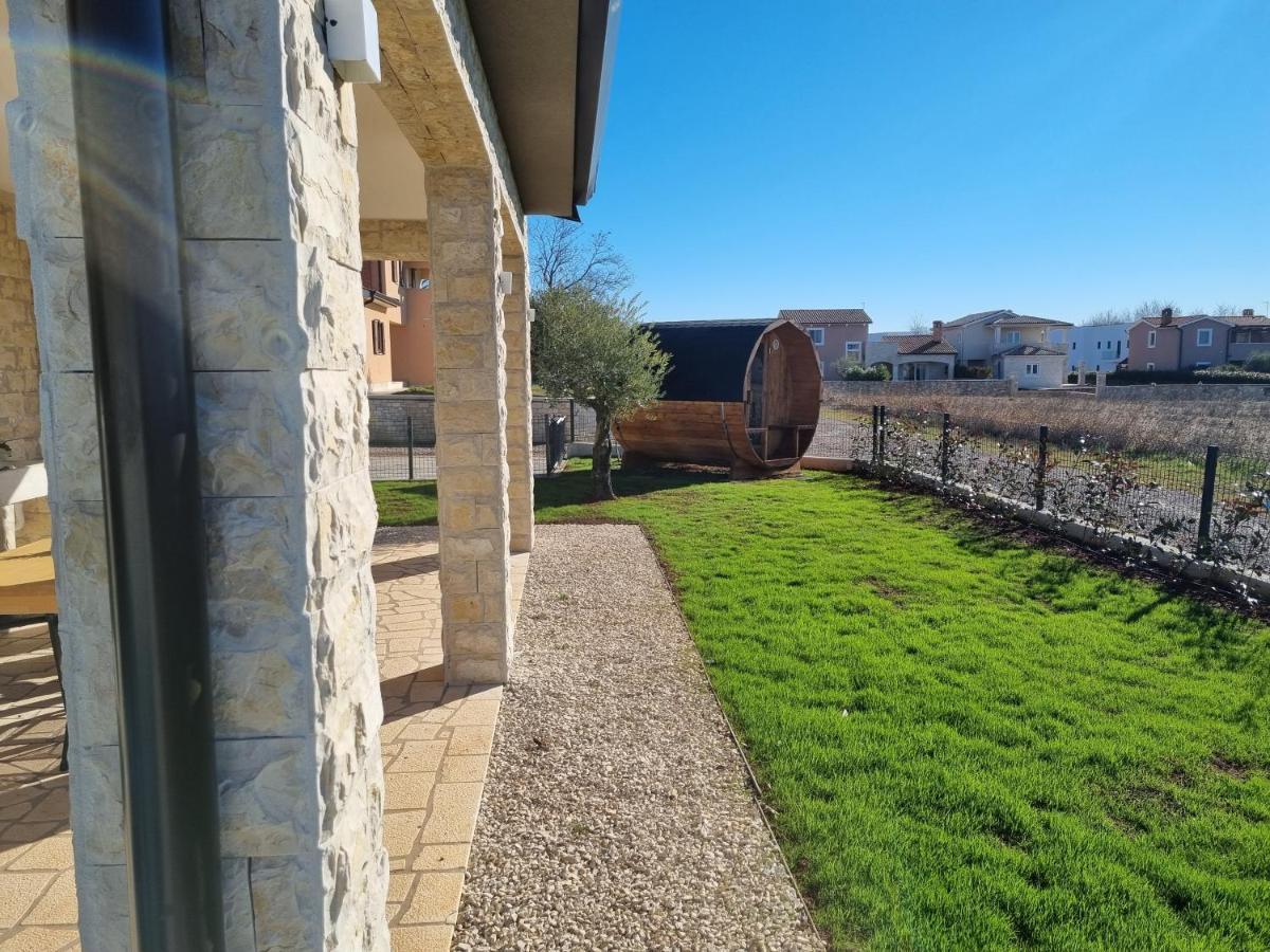 Villa Robert Kaštelir Exterior foto