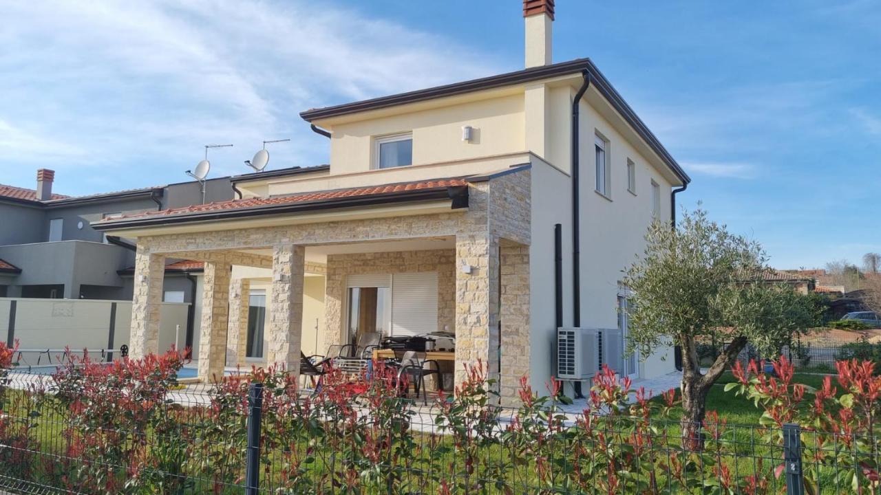 Villa Robert Kaštelir Exterior foto